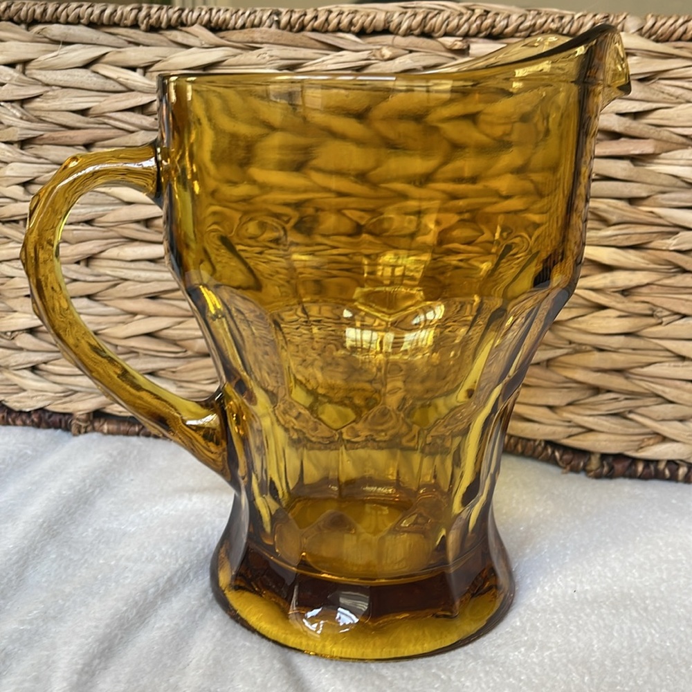 Vintage Glass Amber Gold Water Pitcher 44 ounces or 4 1/2 cups - Picture 4 of 8